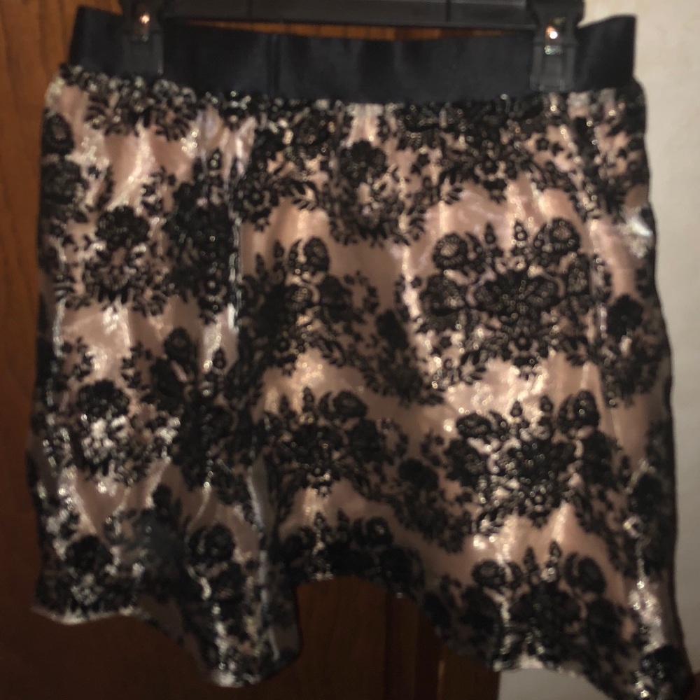Express Black & cream skirt